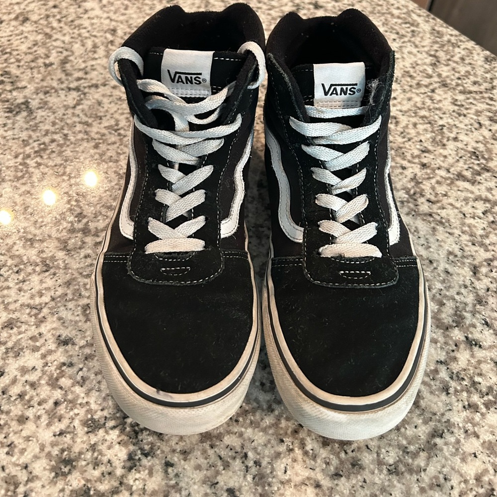 Vans - Picture 2 of 4